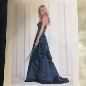 Navy, strapless gown